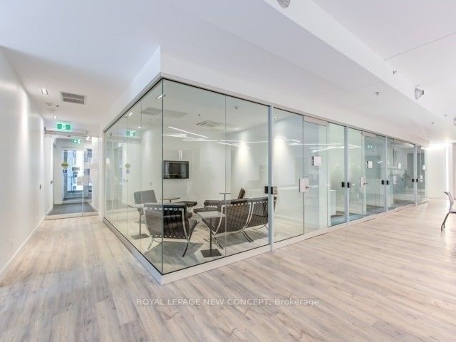 181 Dundas St E, #5602