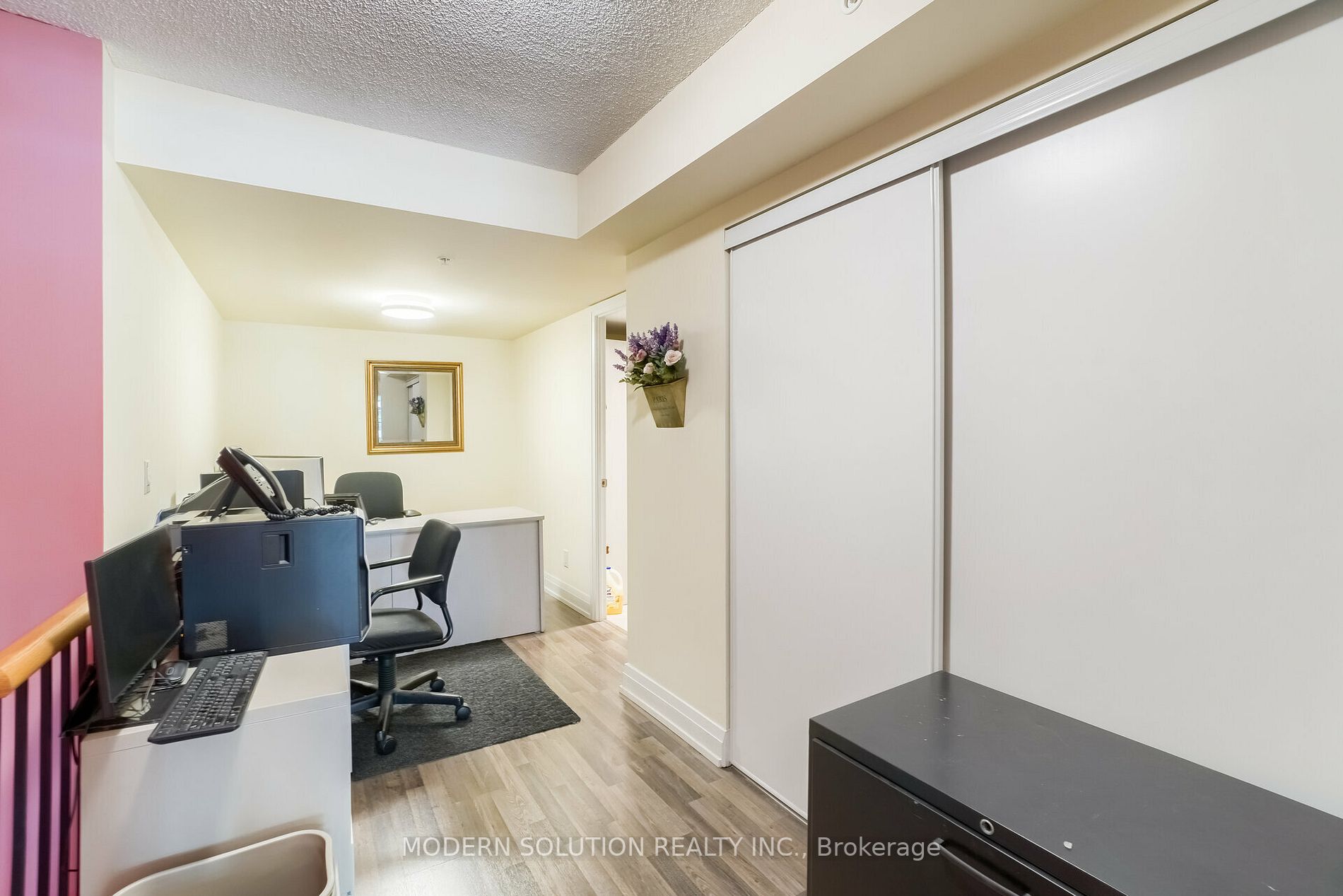 555 Wilson Ave W, #E109