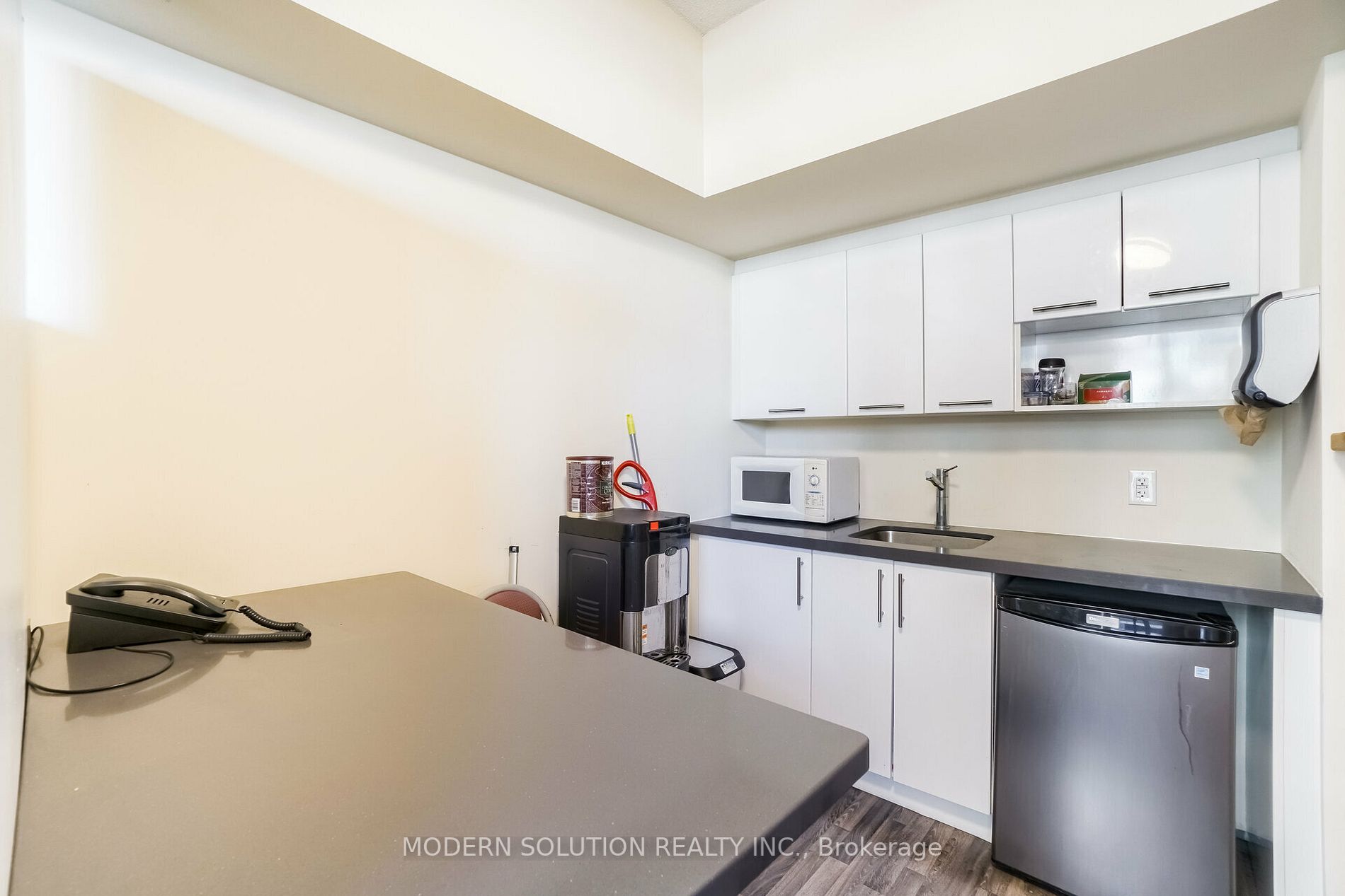 555 Wilson Ave W, #E109
