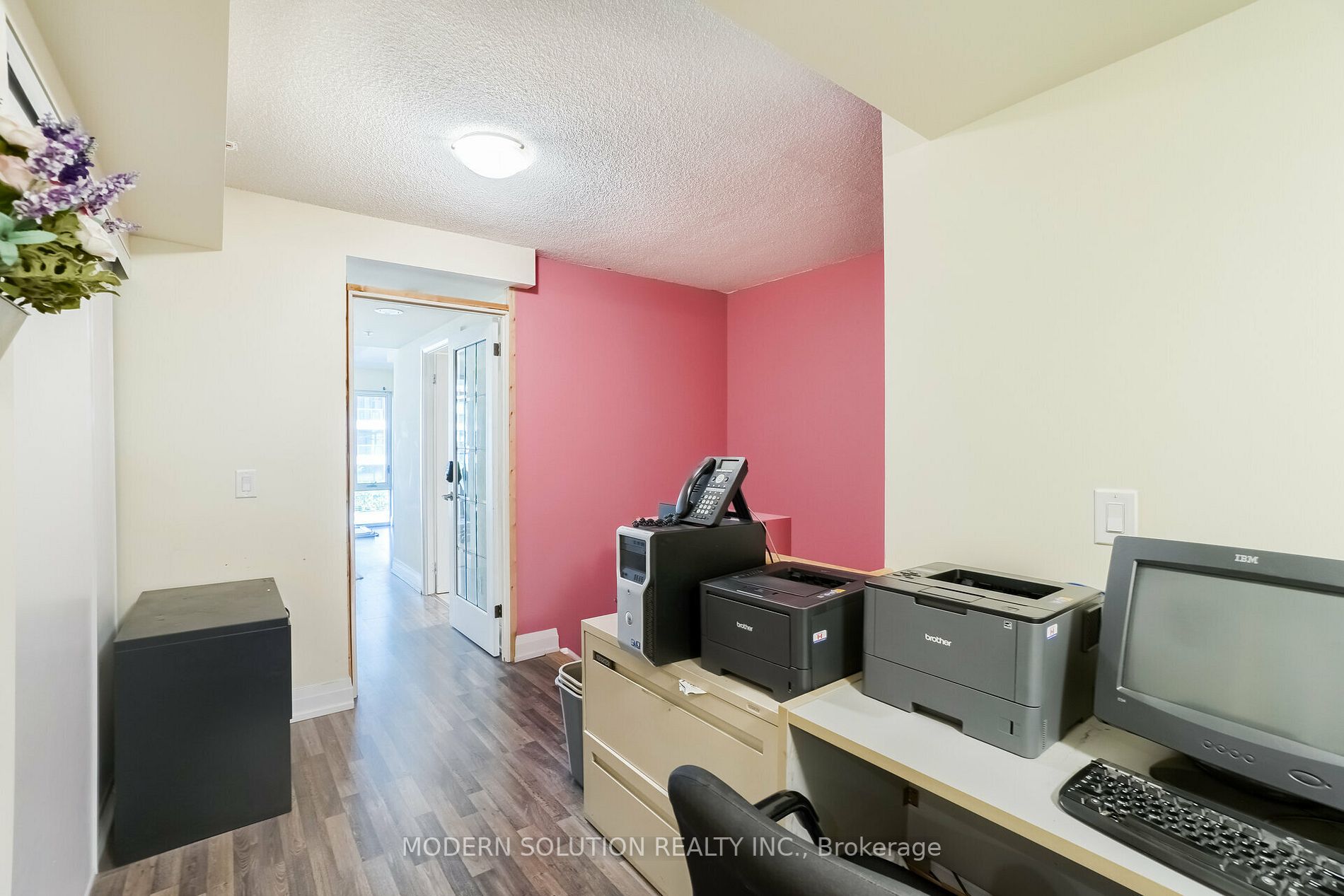 555 Wilson Ave W, #E109