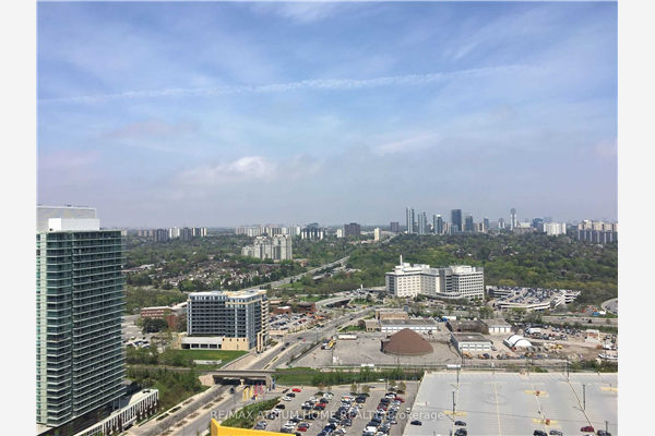 117 Mcmahon Dr, Toronto