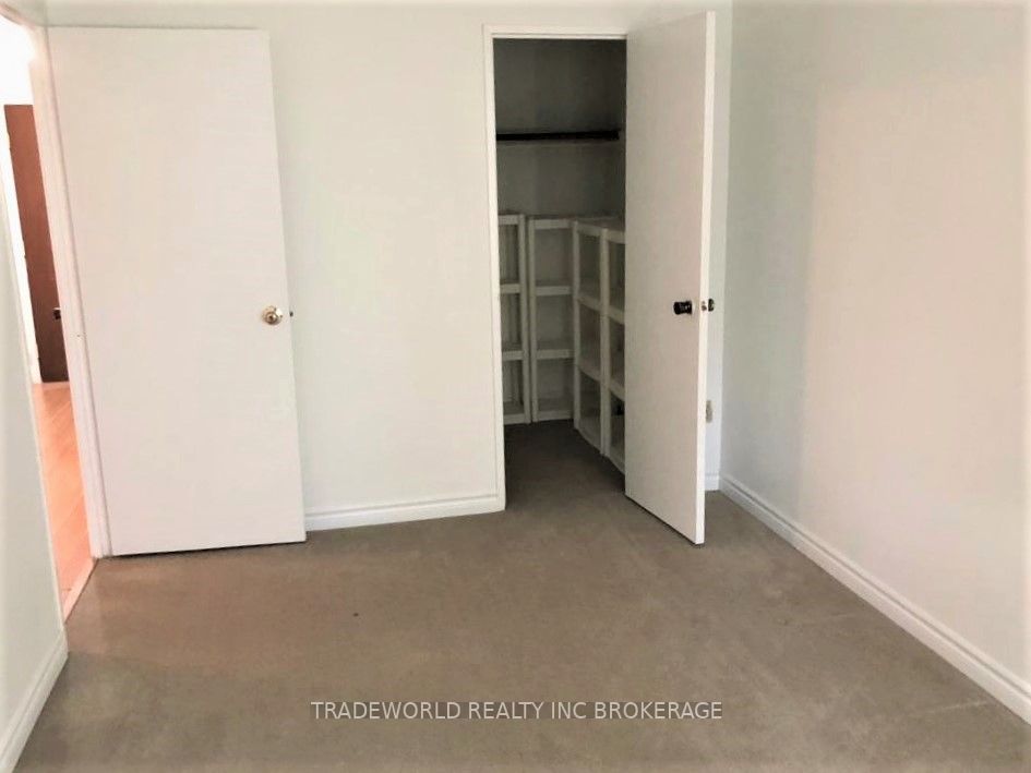 15 Pebble Bywy, #63