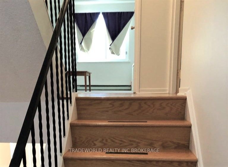 15 Pebble Bywy, #63