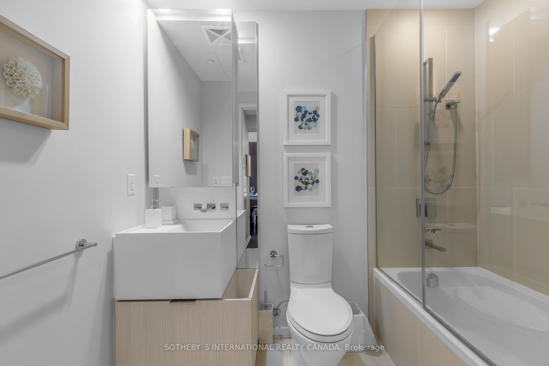 1 Bloor St E, #1812
