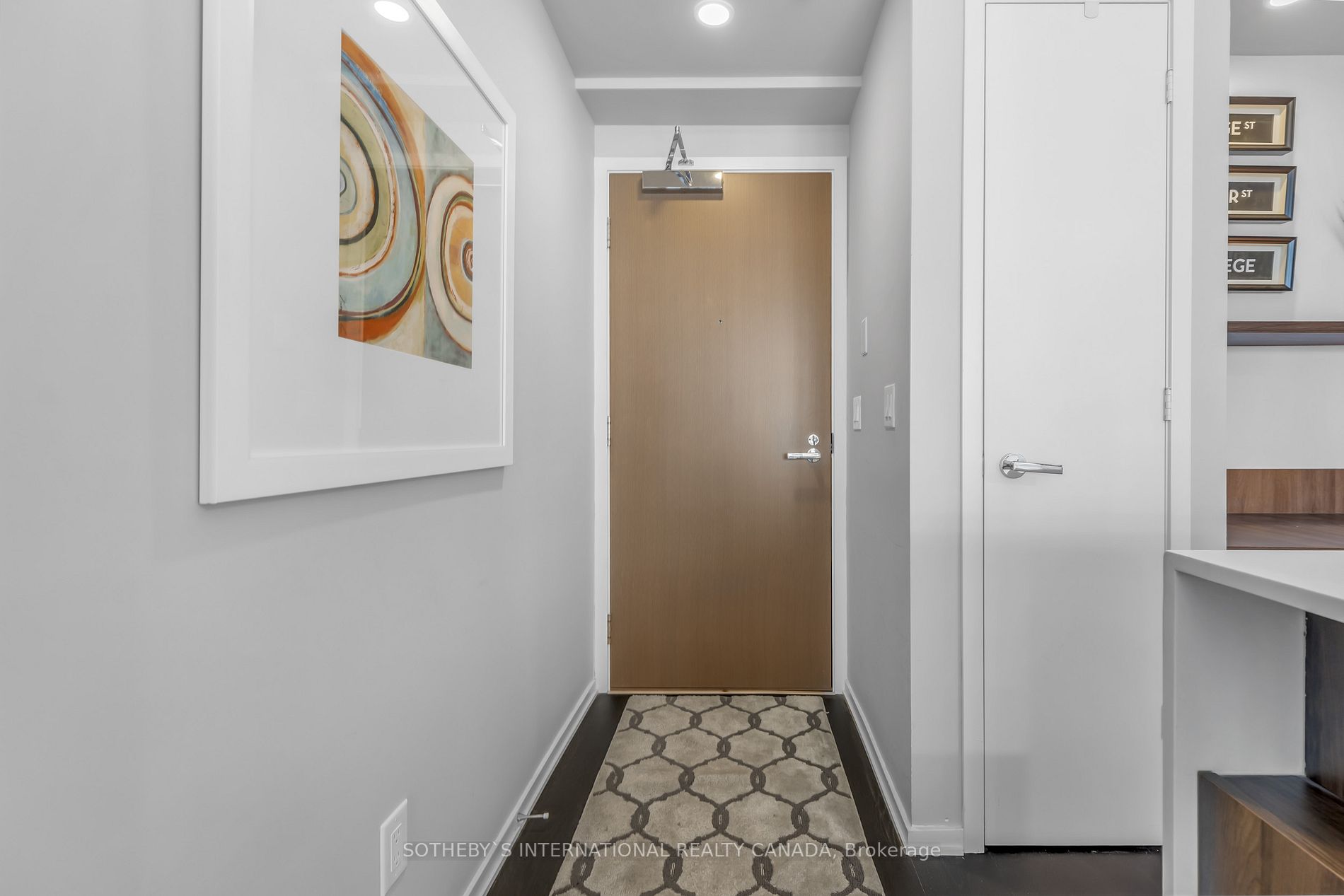 1 Bloor St E, #1812