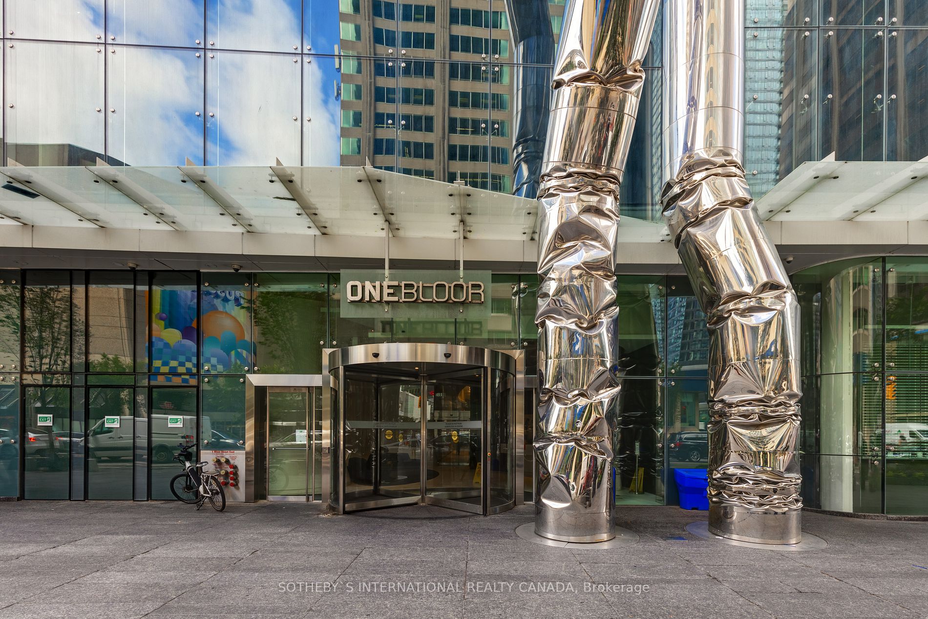 1 Bloor St E, #1812