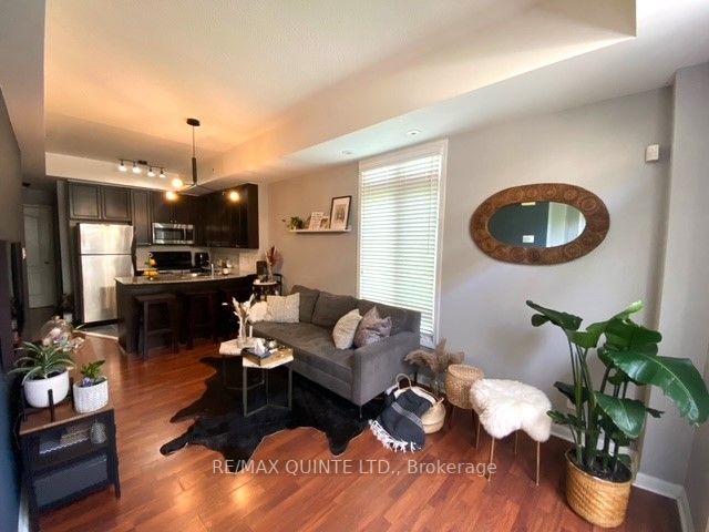 78 Carr St W, #19