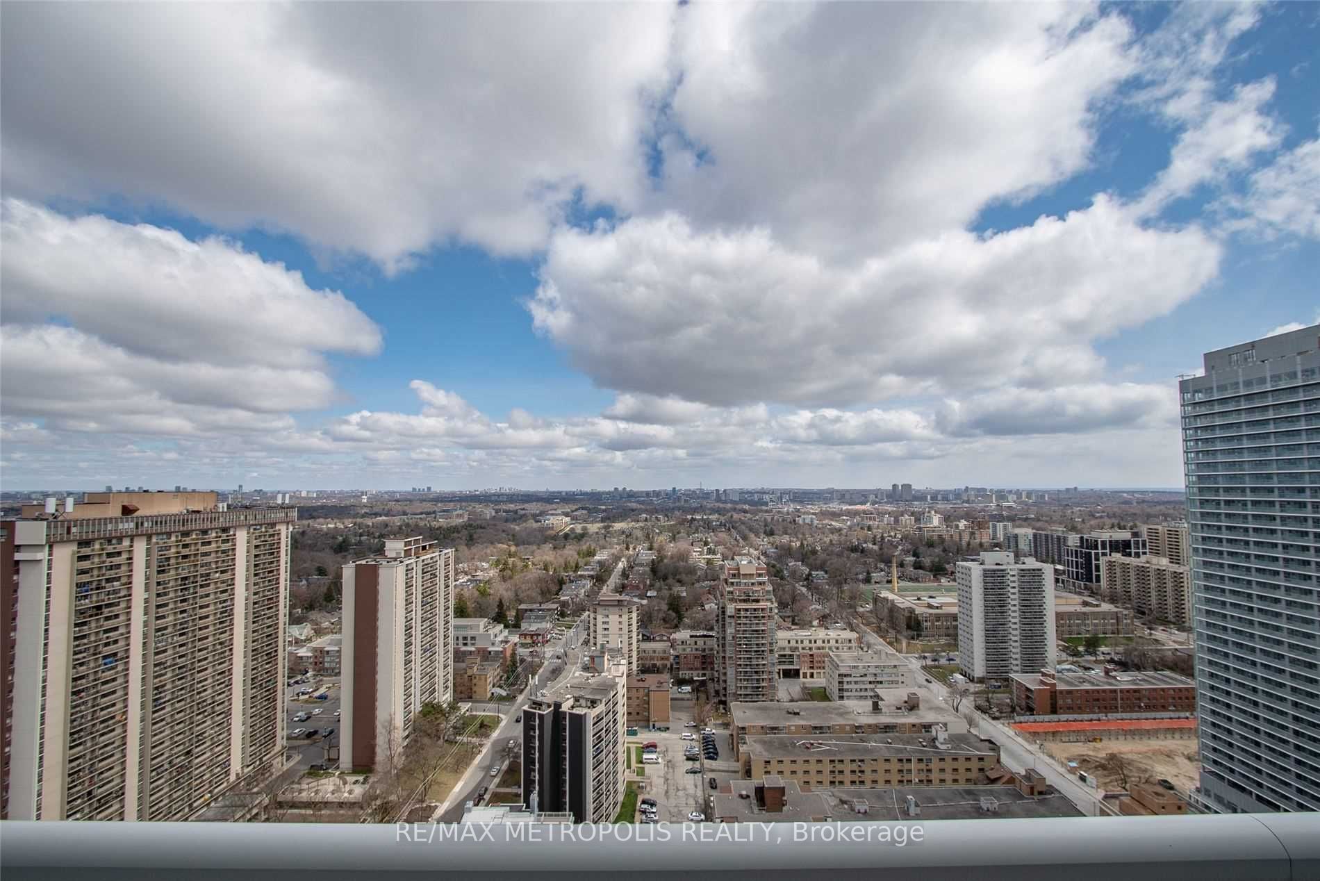 101 Erskine Ave, #2806