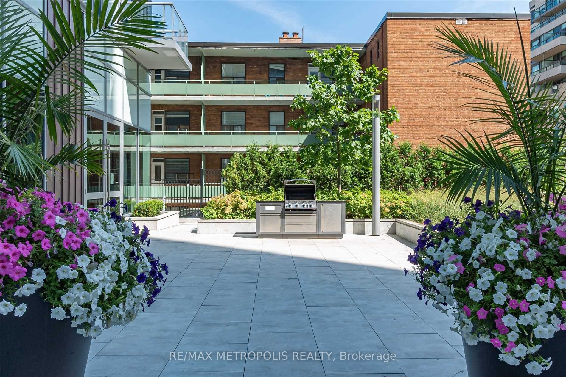 101 Erskine Ave, #2806