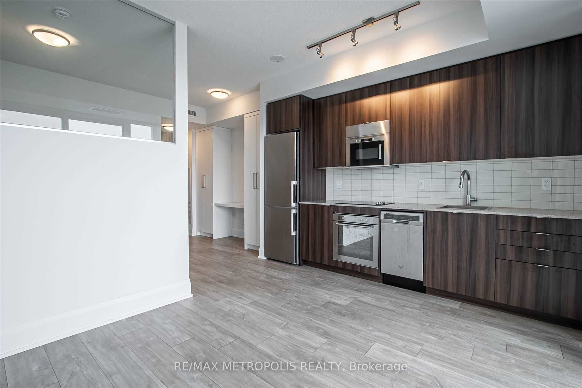 101 Erskine Ave, #2806