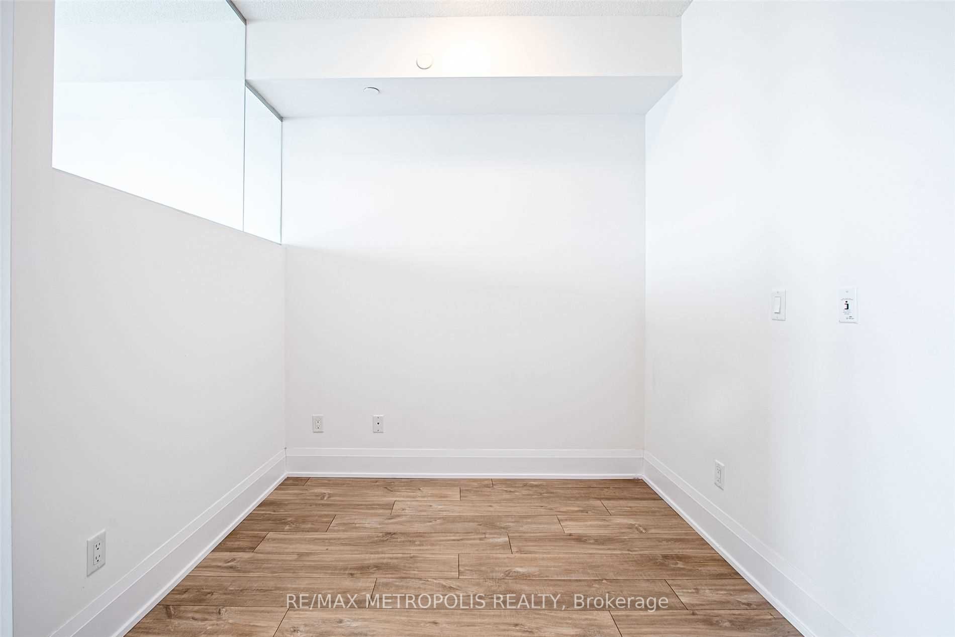 101 Erskine Ave, #2806