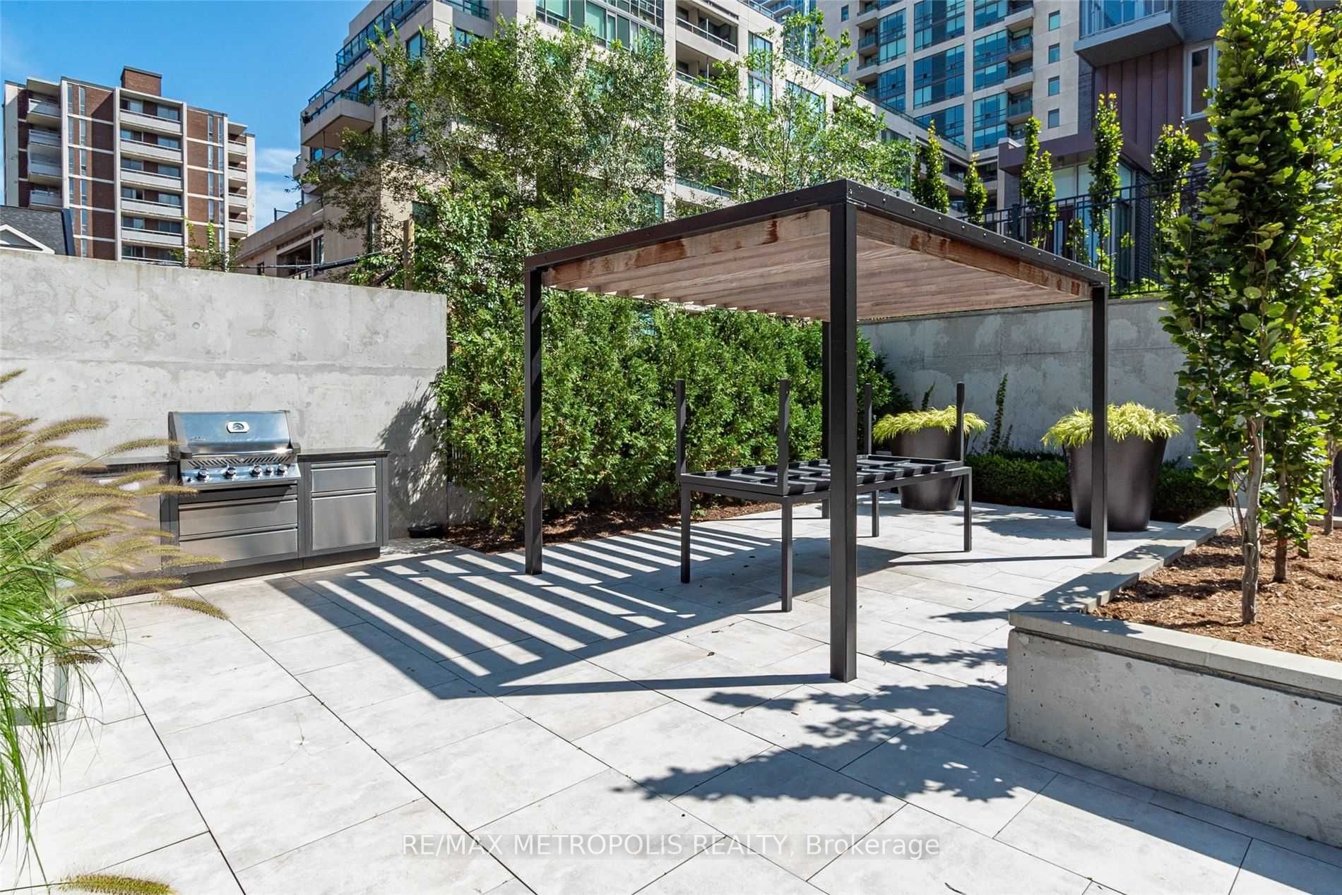 101 Erskine Ave, #2806