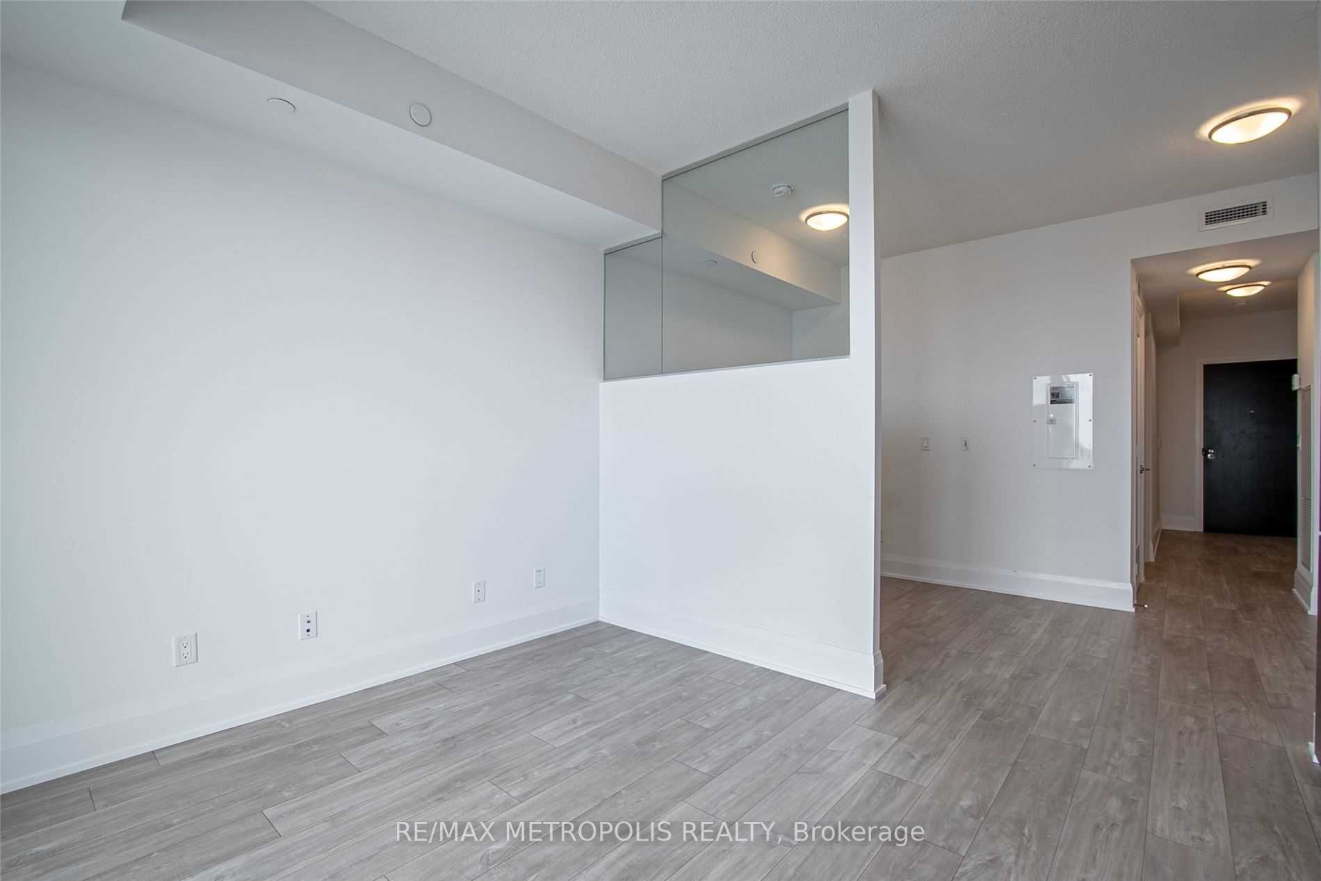 101 Erskine Ave, #2806