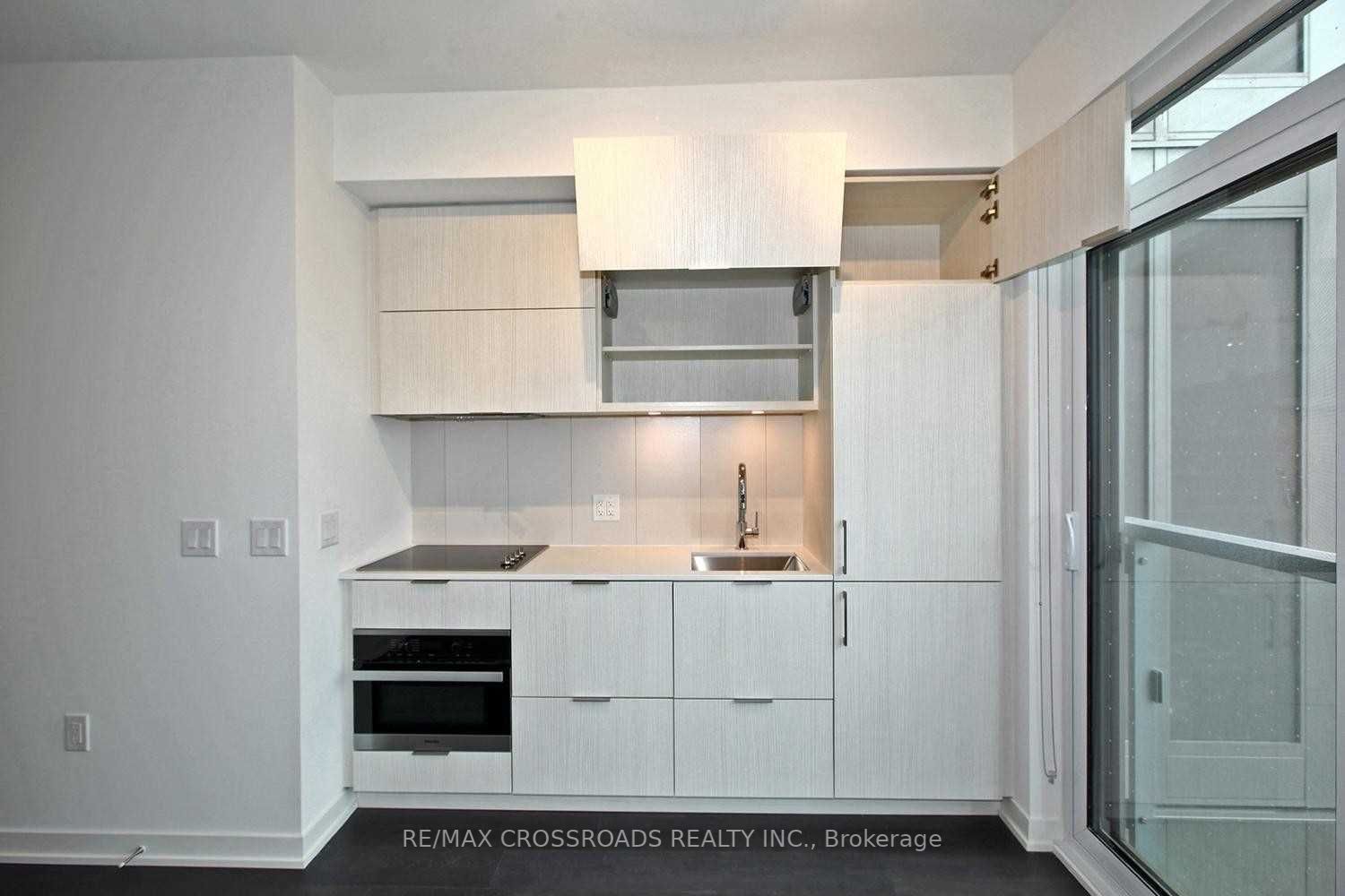 20 Richardson St, #405