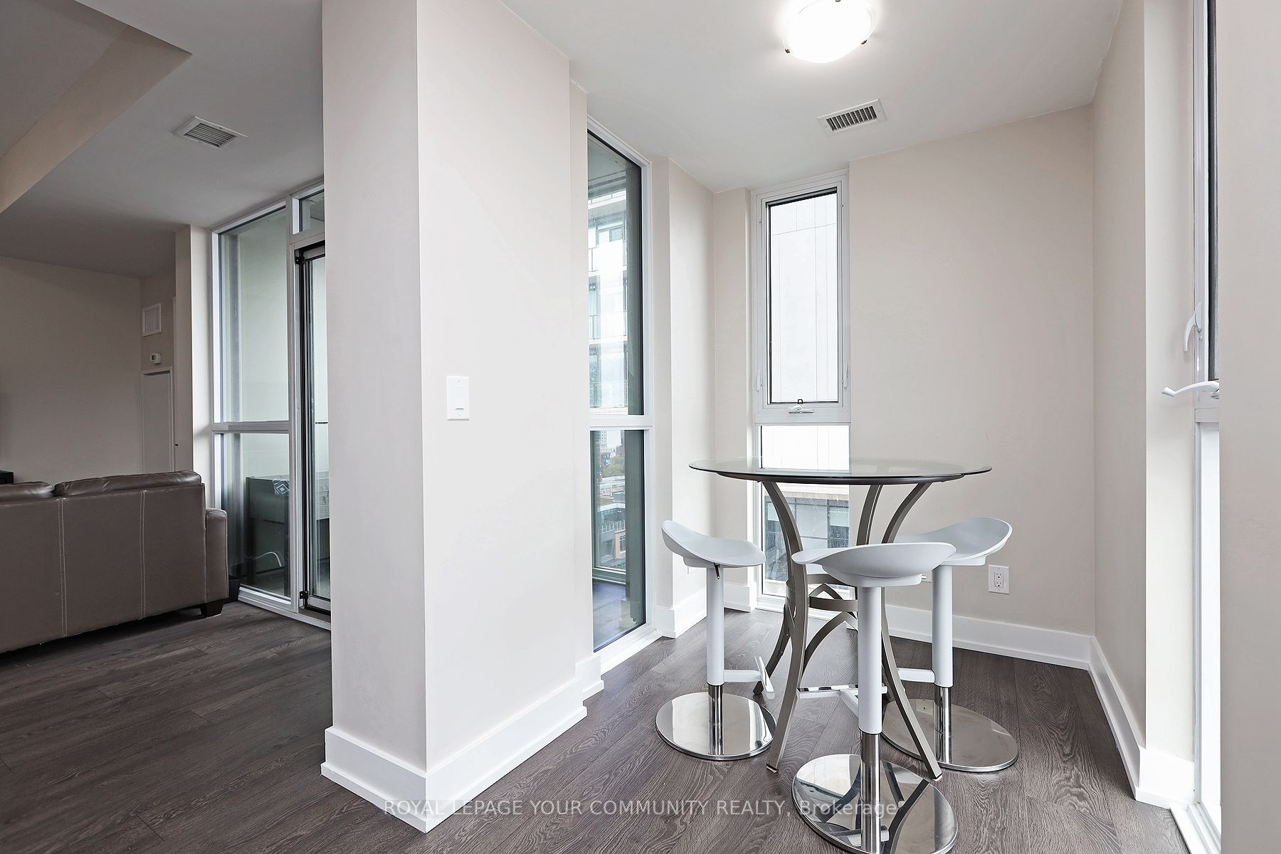 318 Richmond St W, #1212