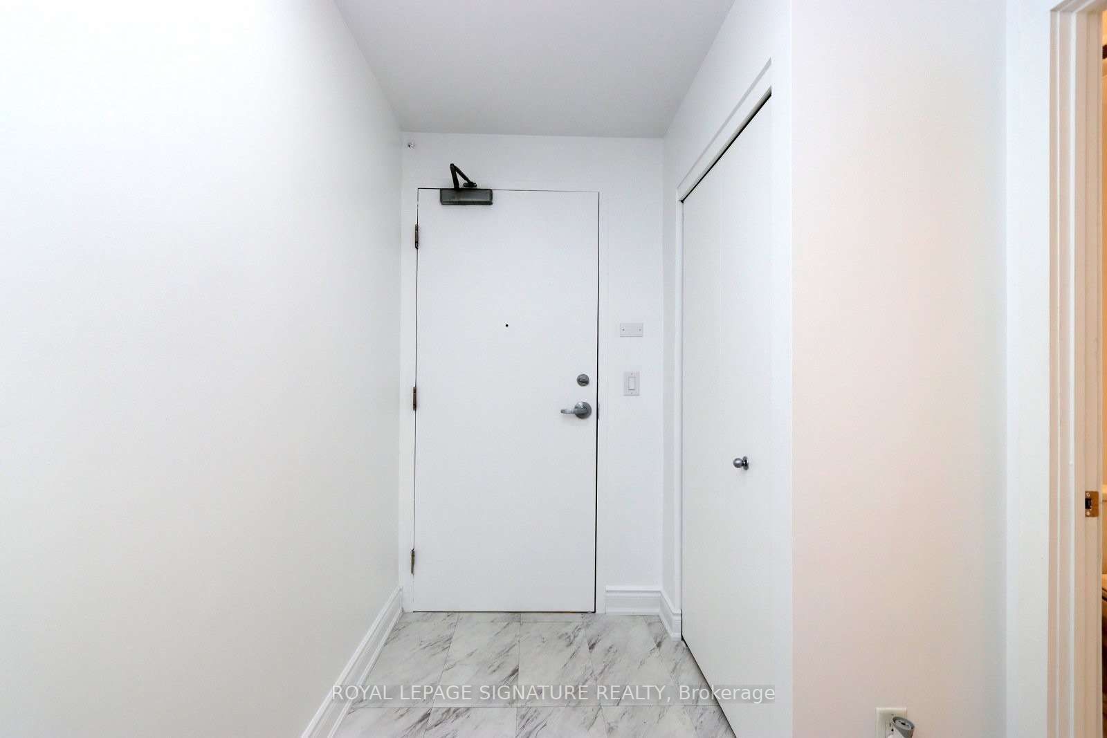 766 King St W, #205