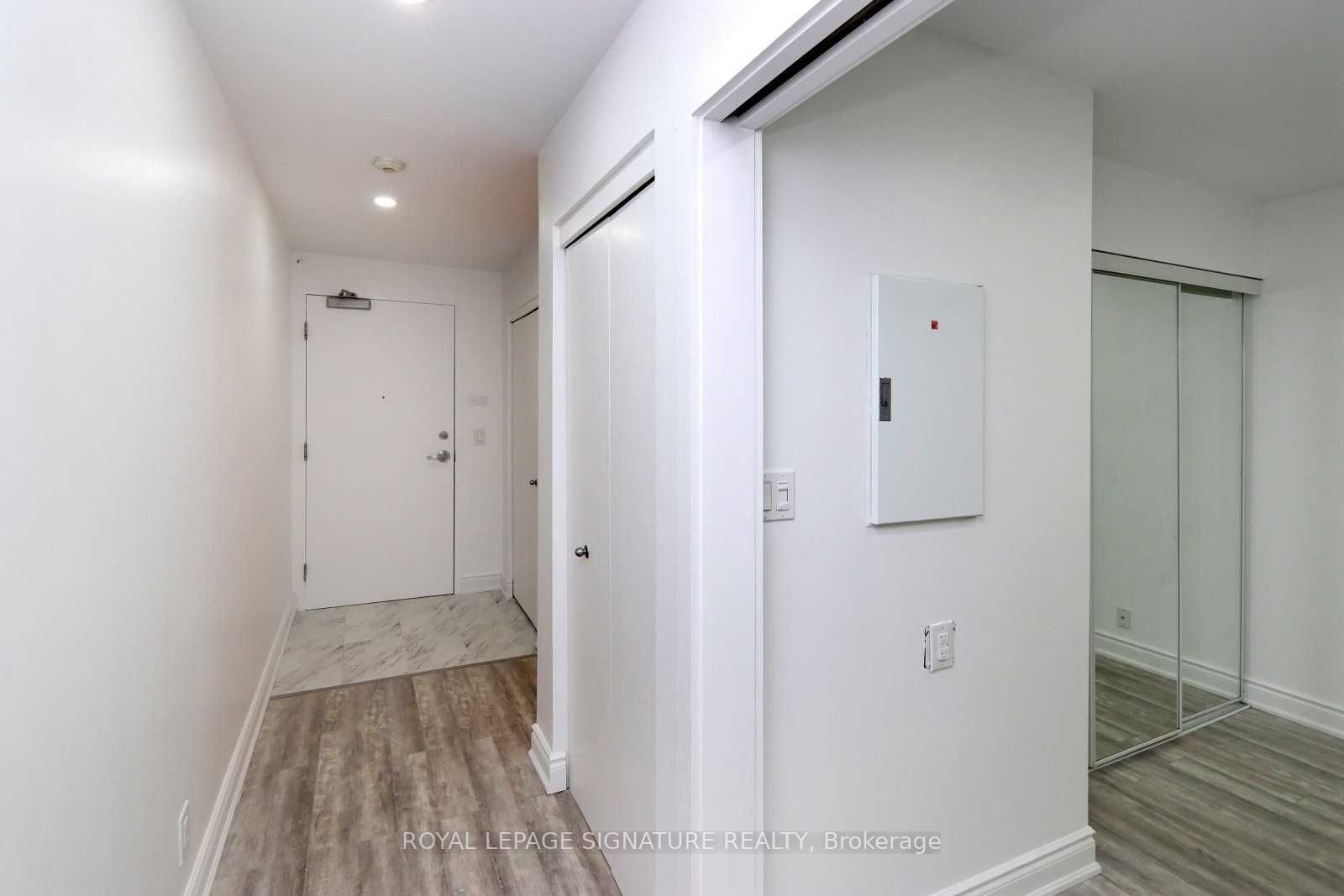 766 King St W, #205