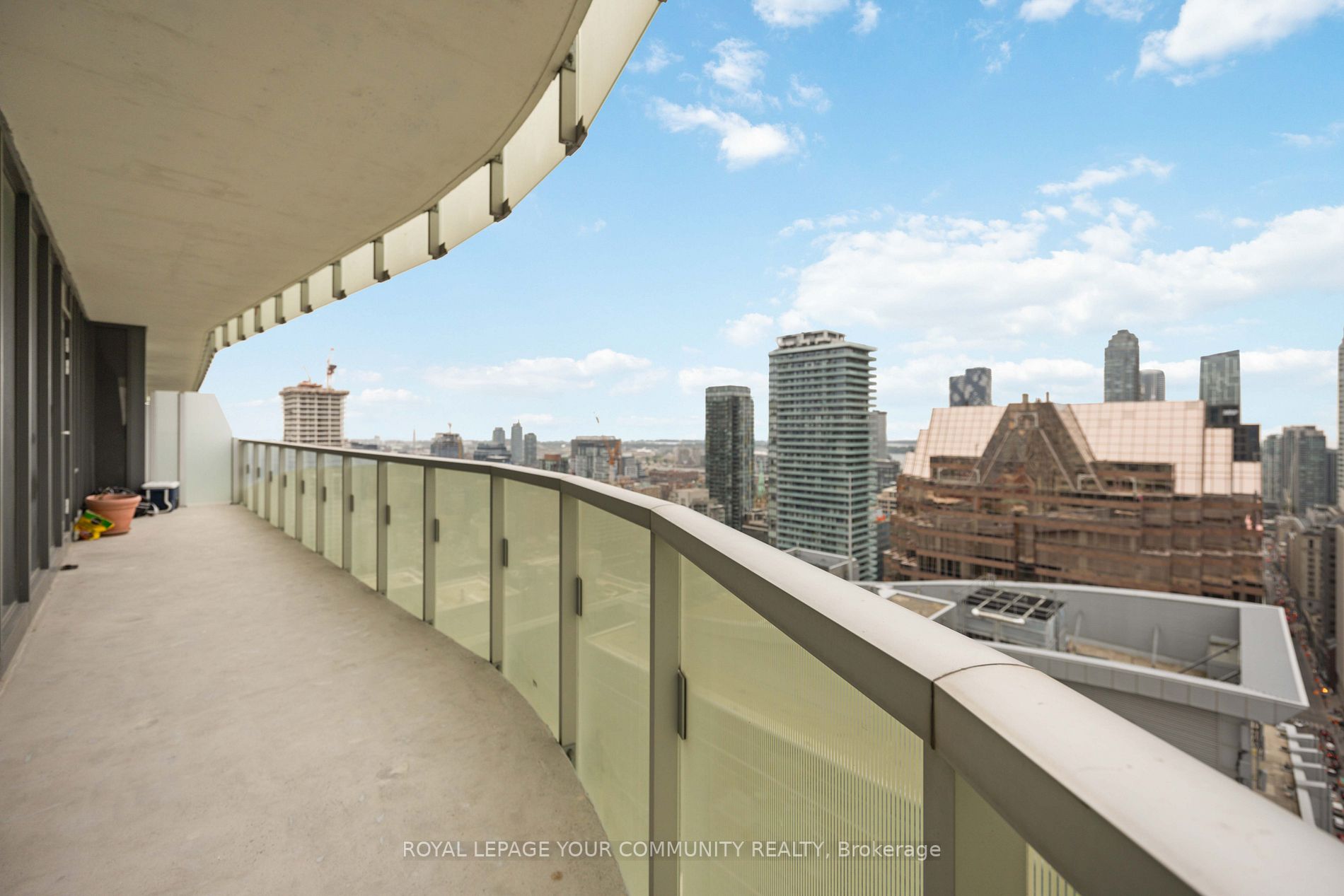 197 Yonge St, #3209