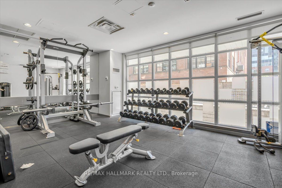 23 Brant St, #102
