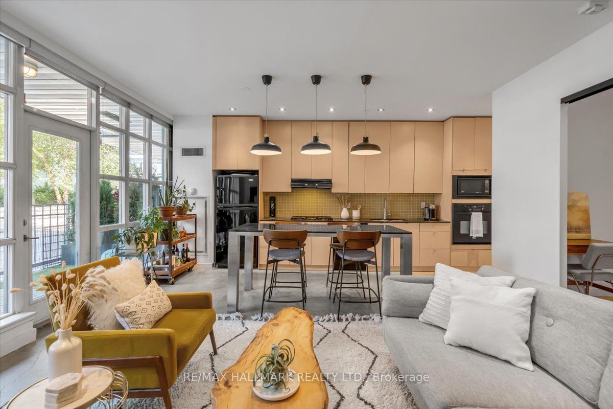 23 Brant St, #102