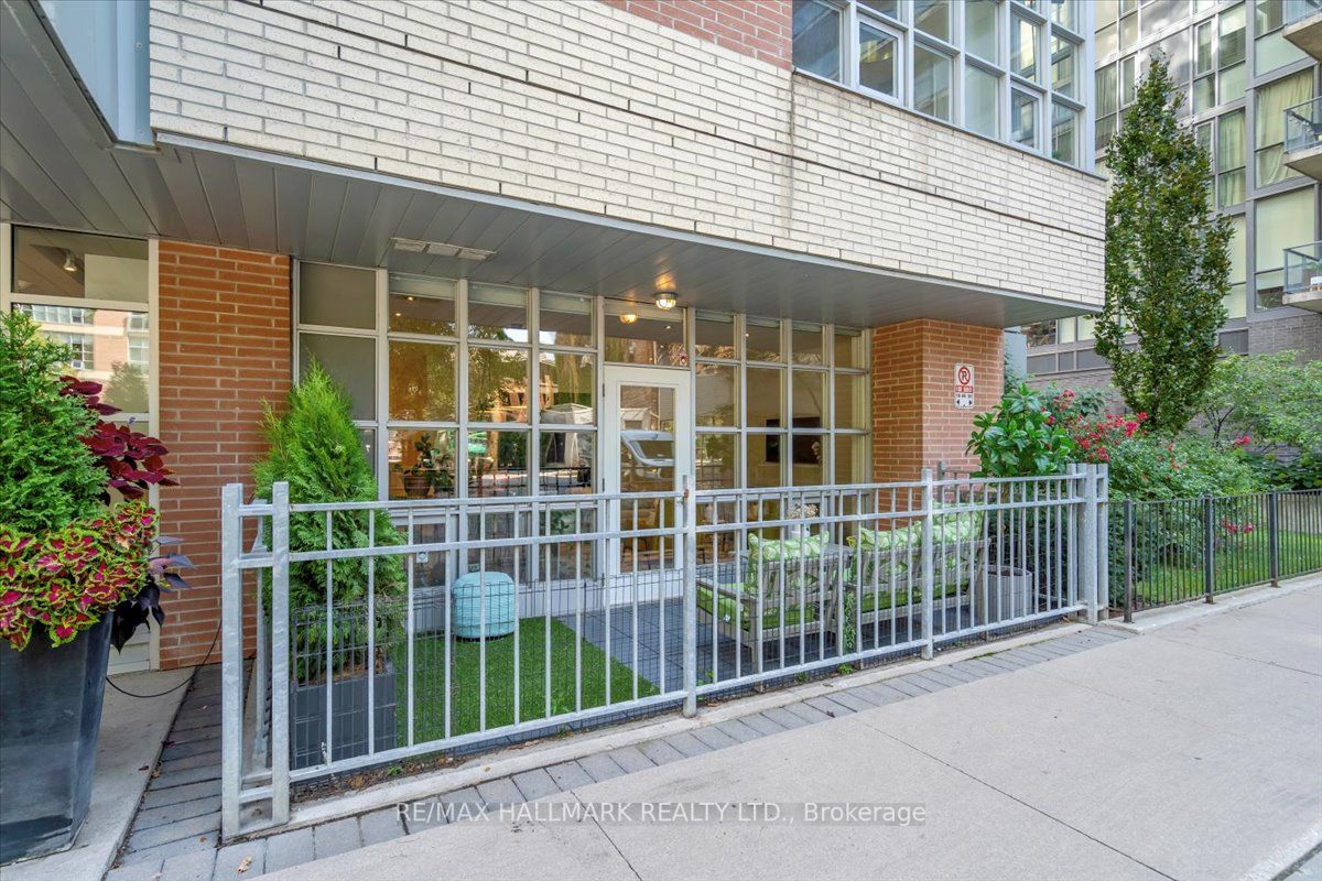 23 Brant St, #102