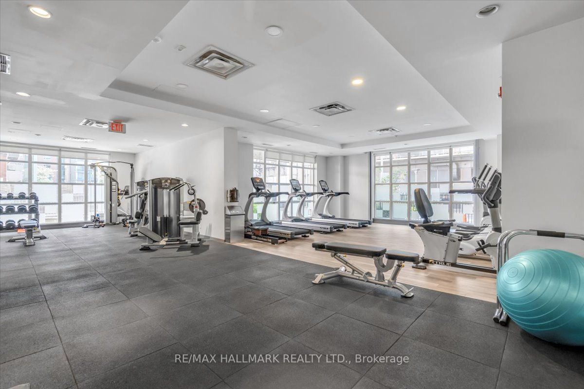 23 Brant St, #102