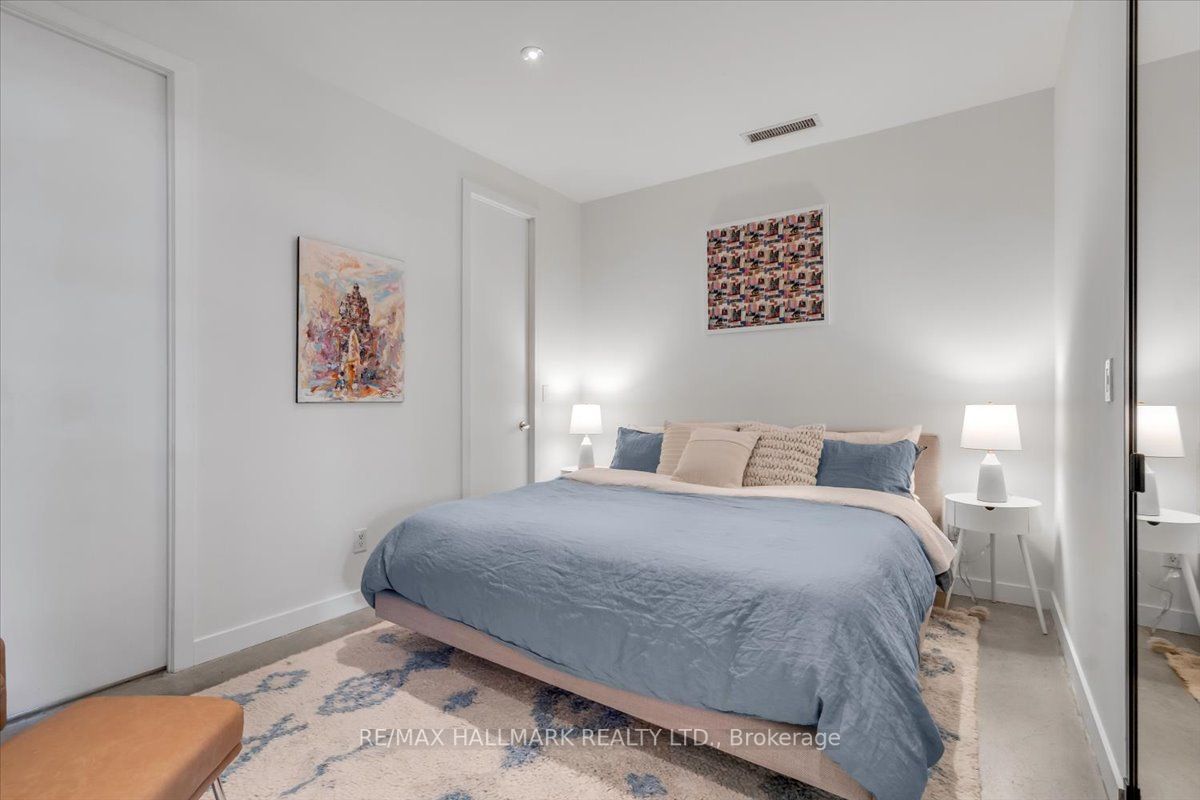 23 Brant St, #102