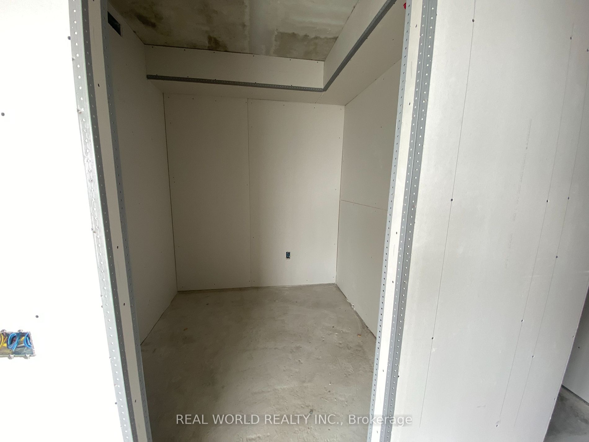5799 Yonge St, #N1704