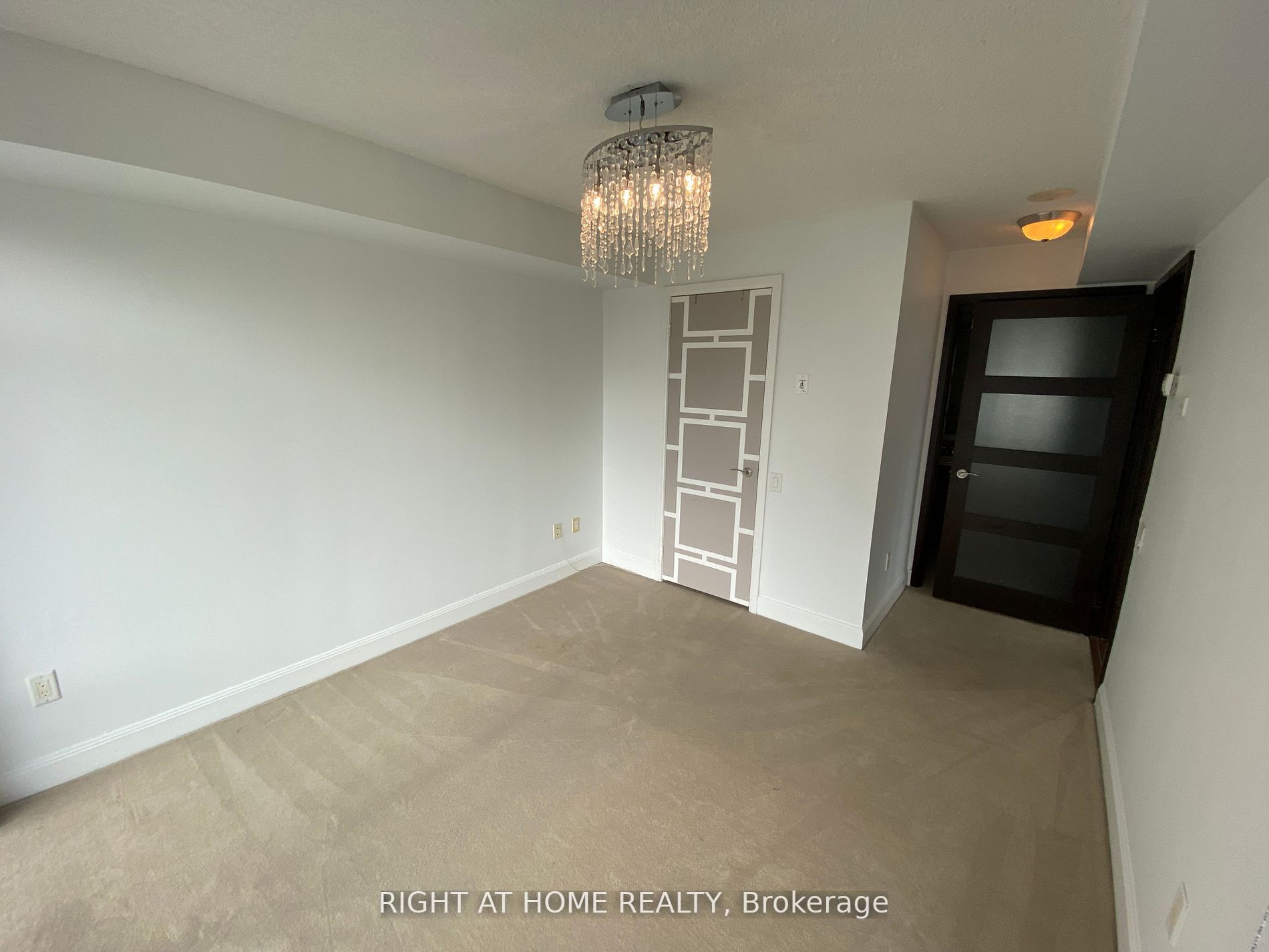 2191 Yonge St, #1802