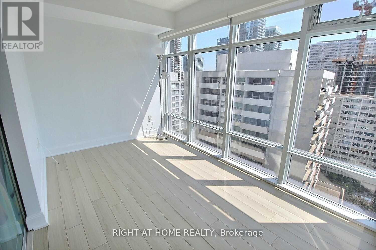 2191 Yonge St, #1802
