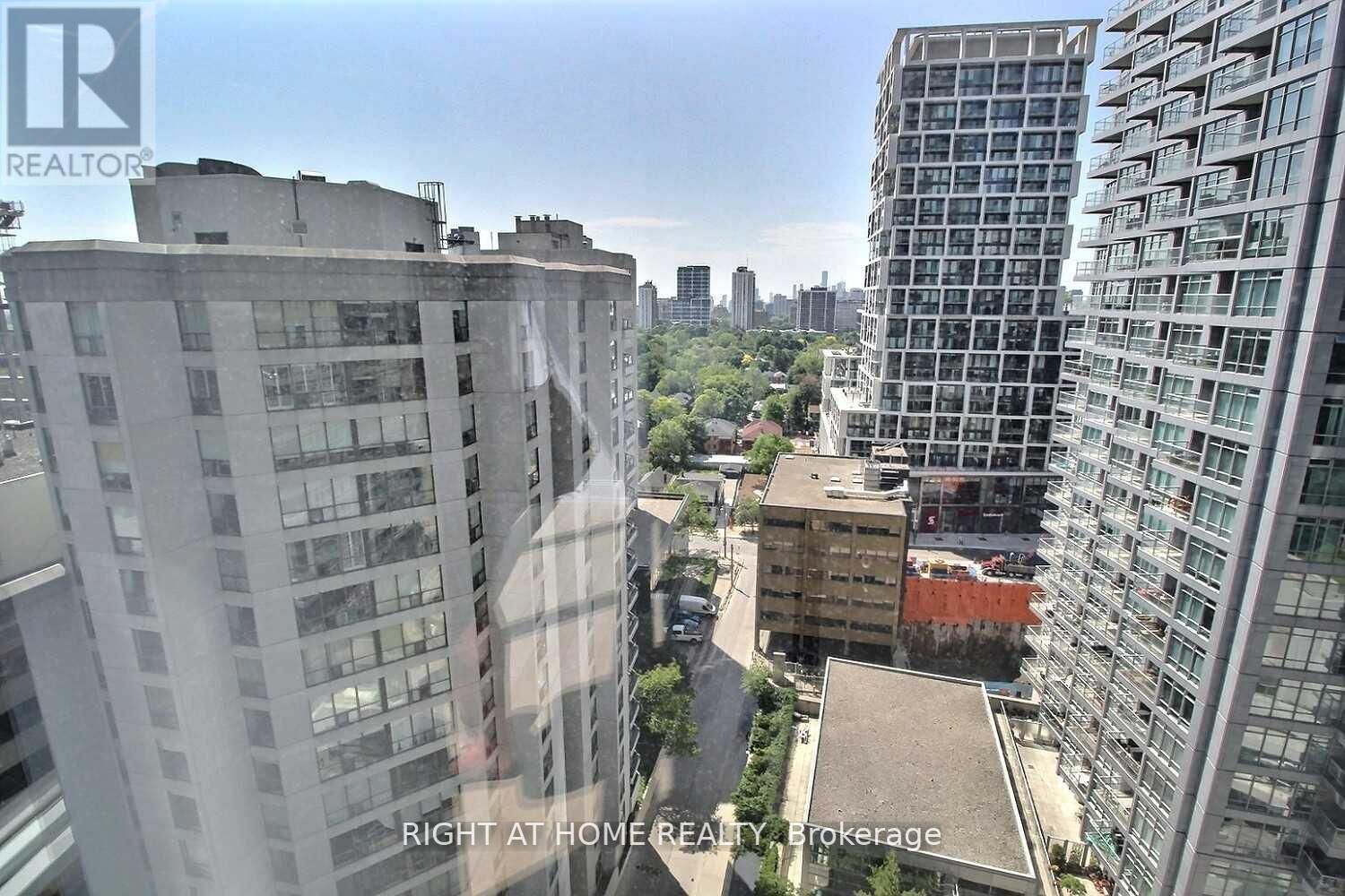 2191 Yonge St, #1802
