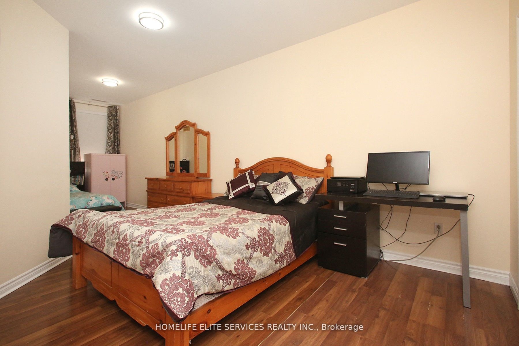10 Gateway Blvd, #218