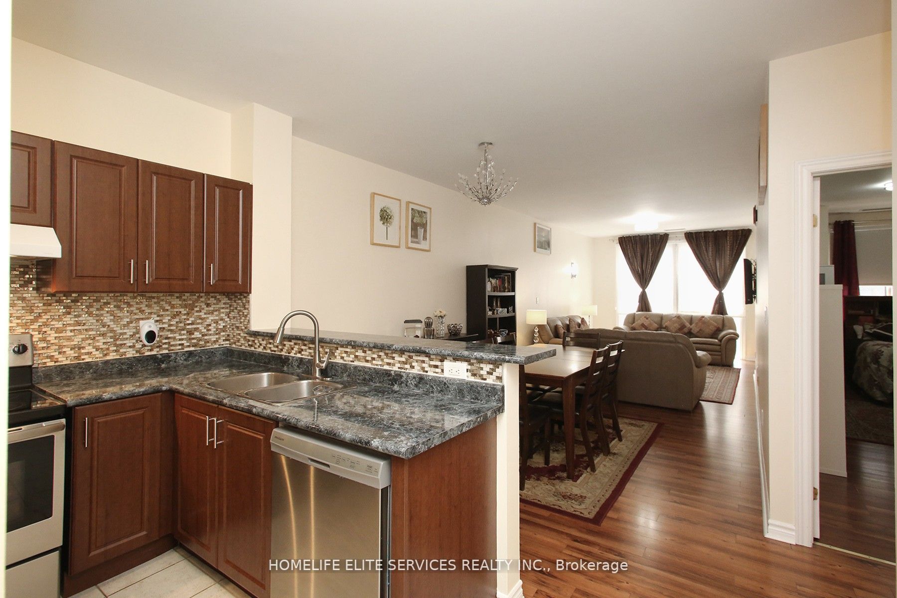 10 Gateway Blvd, #218