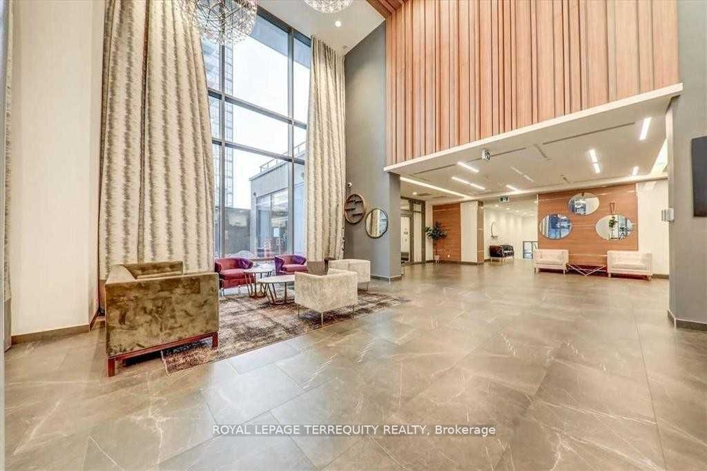 56 Forest Manor Rd N, #510