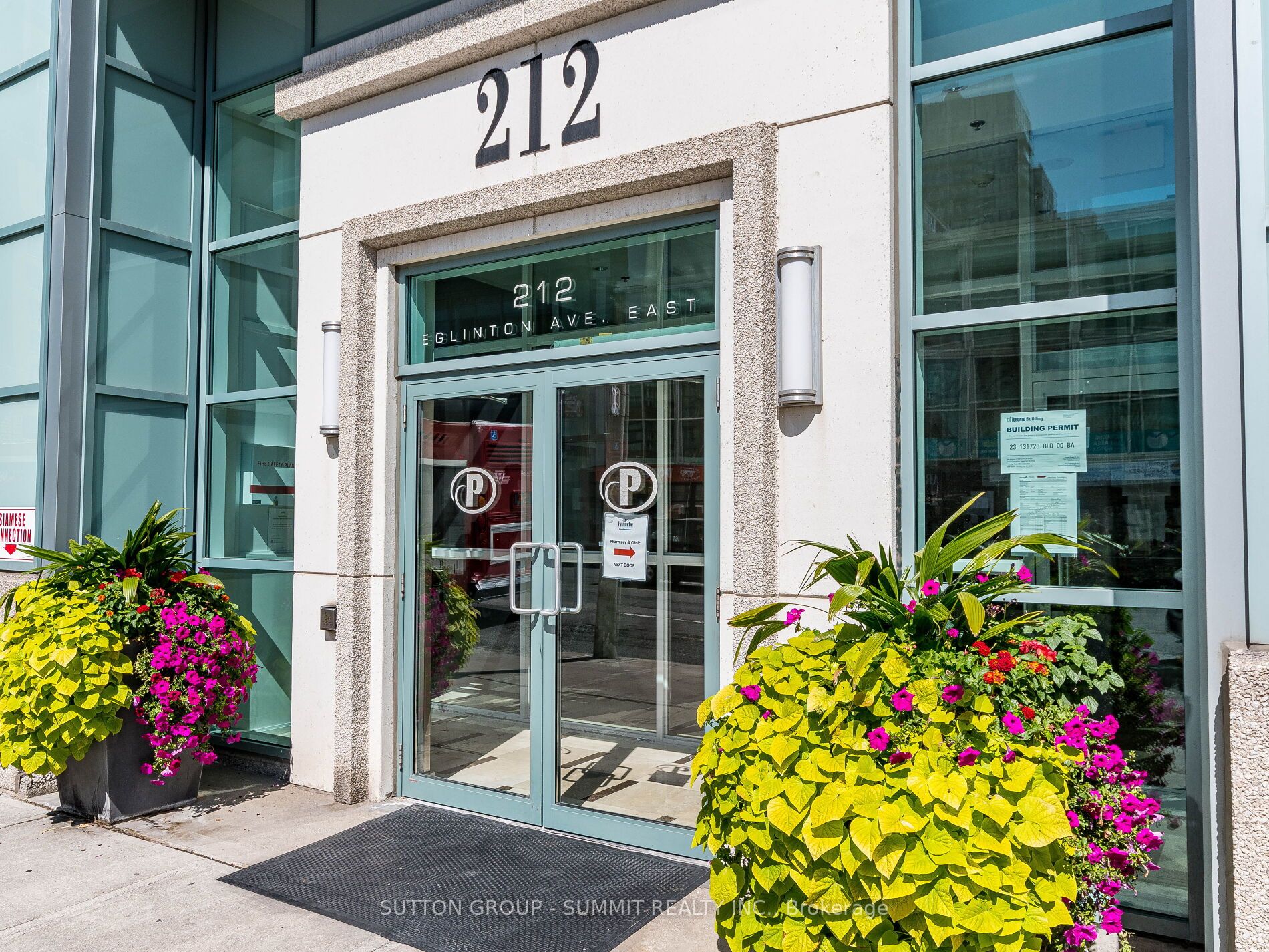 212 Eglinton Ave E, #1704