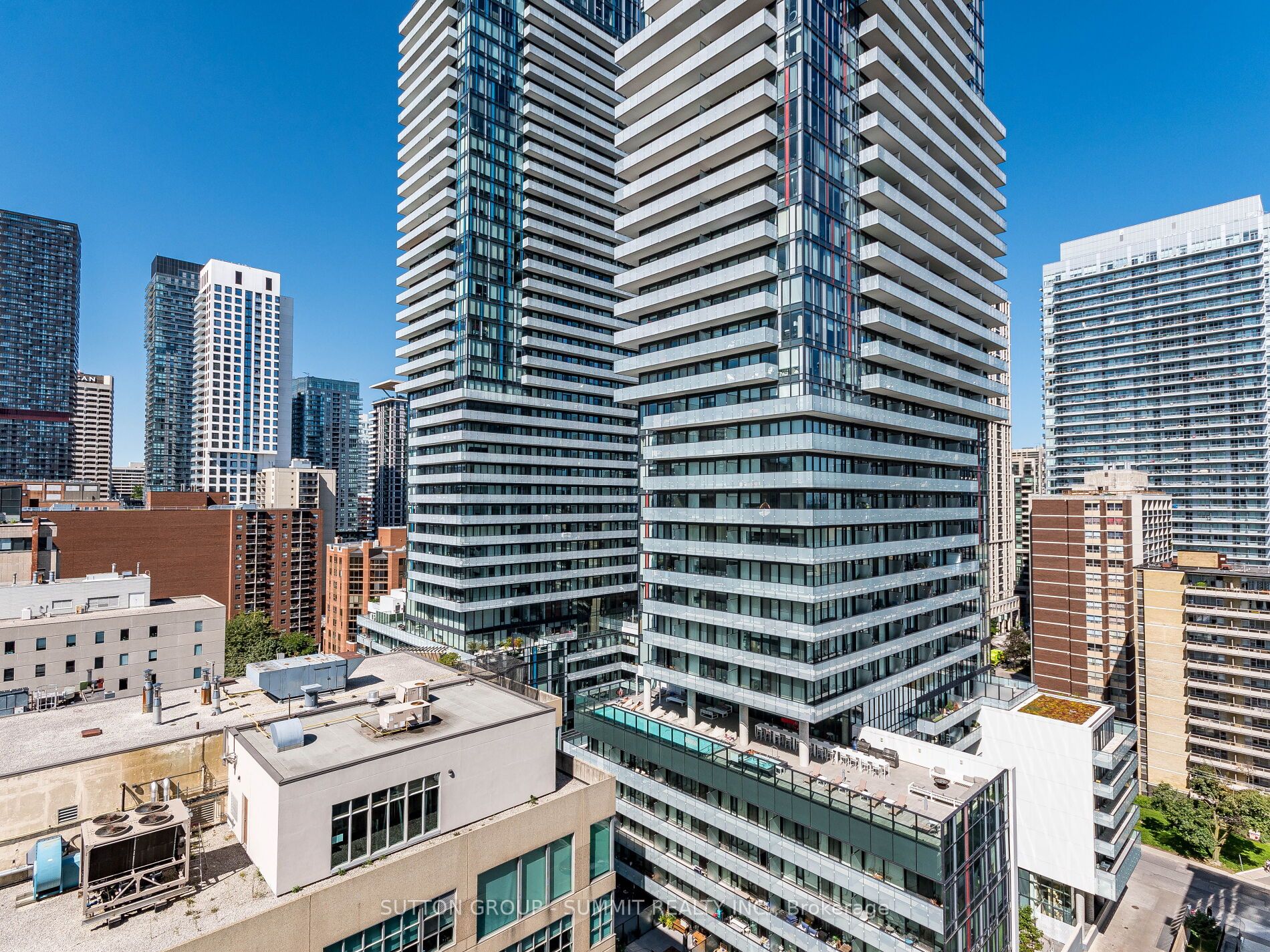 212 Eglinton Ave E, #1704