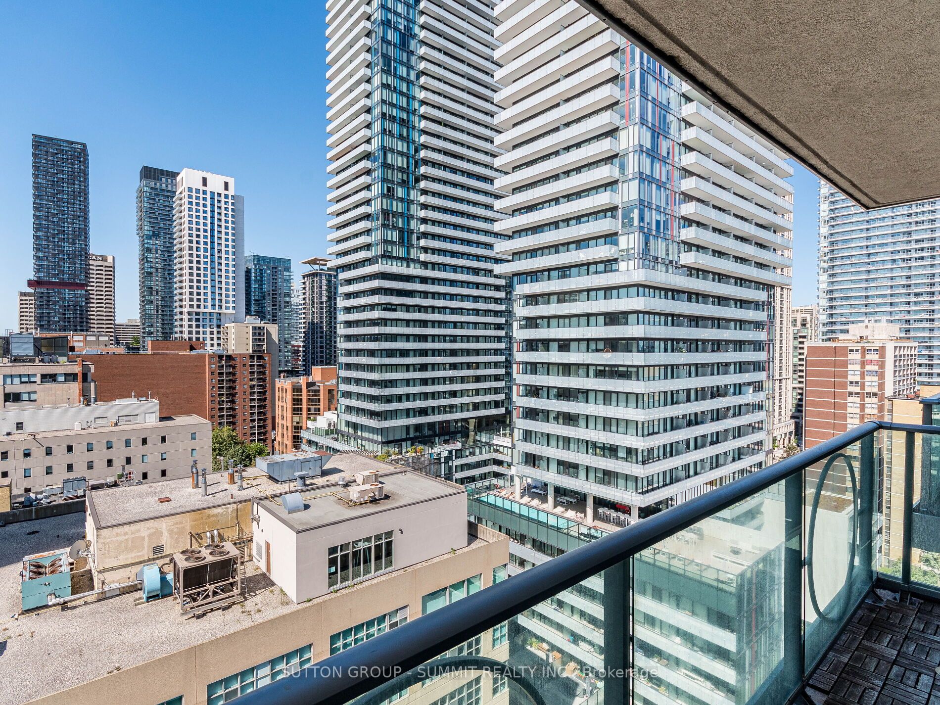 212 Eglinton Ave E, #1704