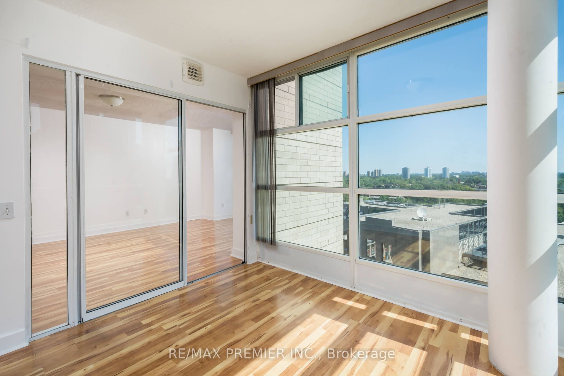 409 Bloor St E, #1003