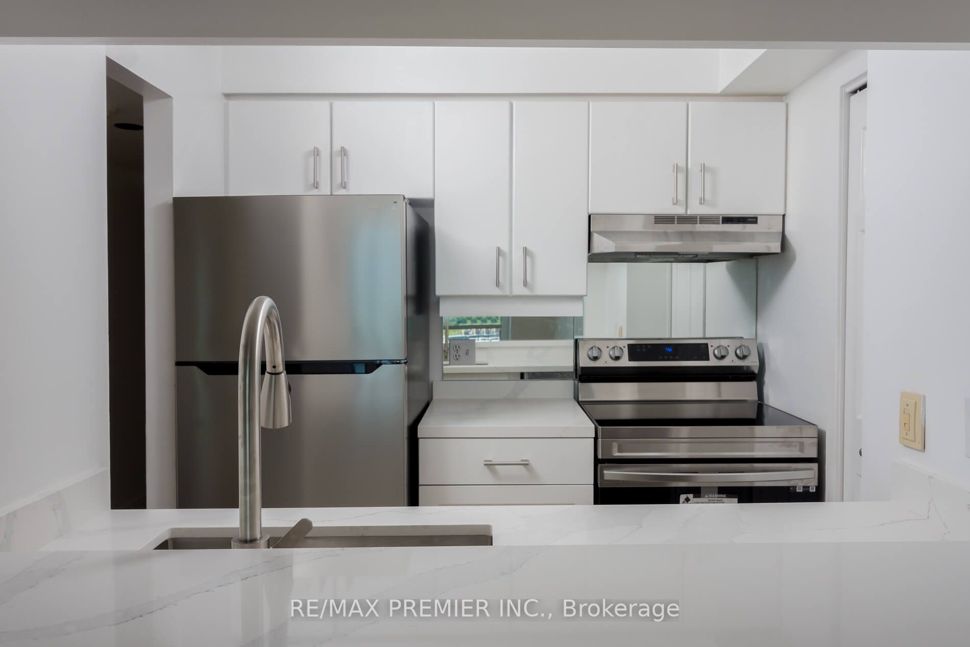 409 Bloor St E, #1003