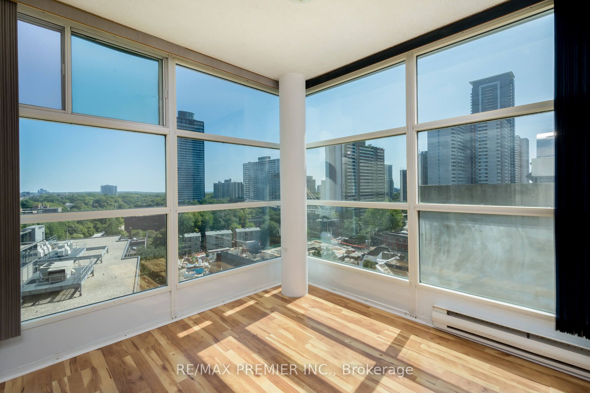 409 Bloor St E, #1003