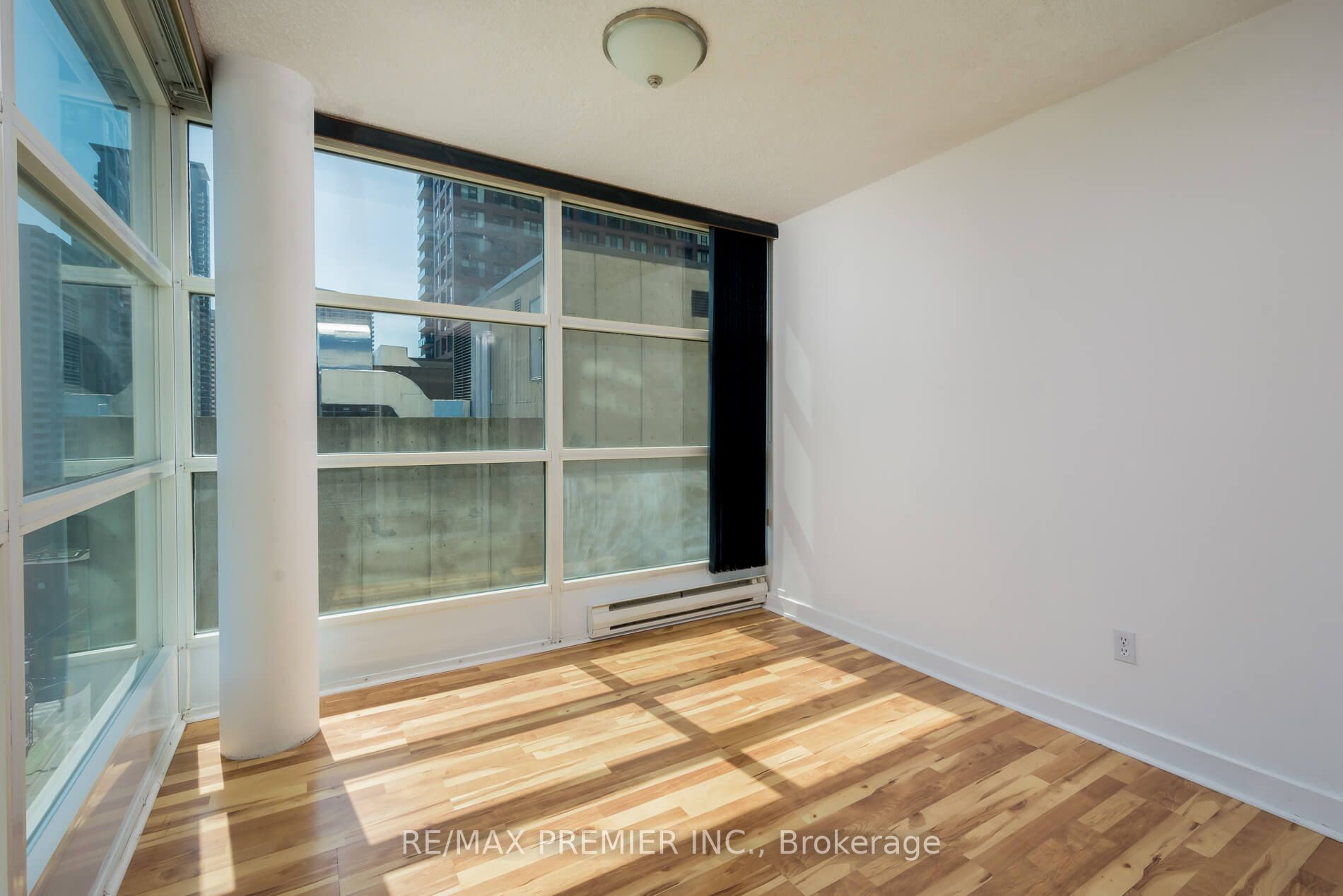 409 Bloor St E, #1003