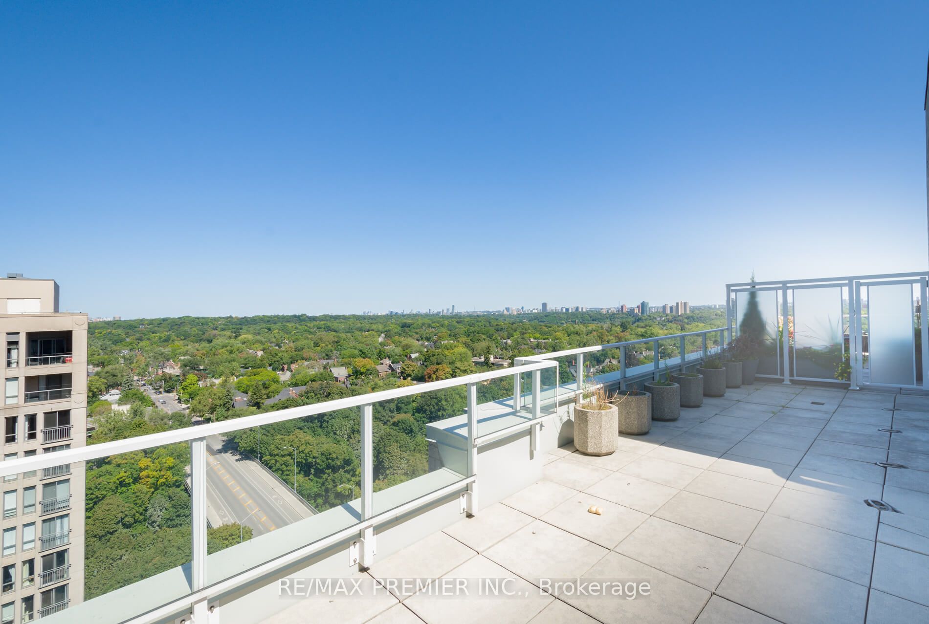 409 Bloor St E, #1003