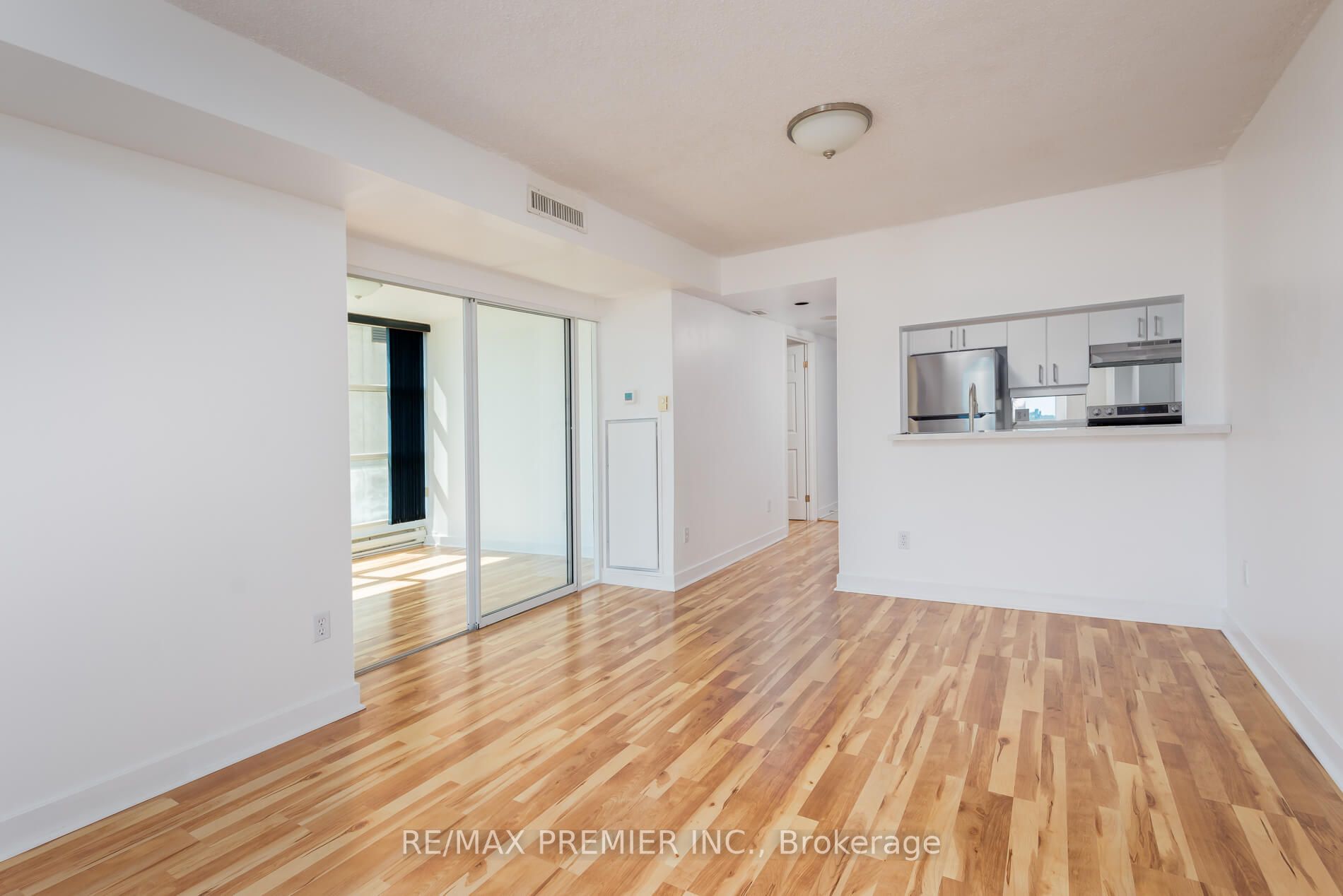 409 Bloor St E, #1003