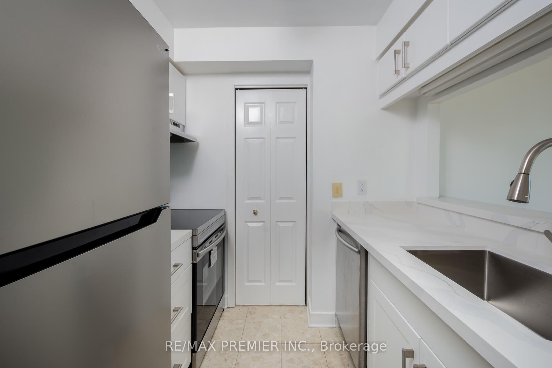 409 Bloor St E, #1003