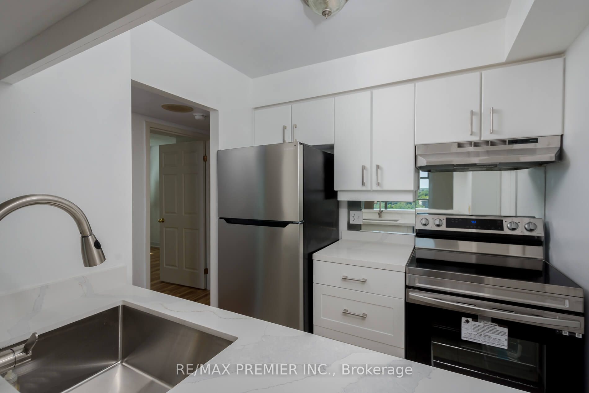409 Bloor St E, #1003