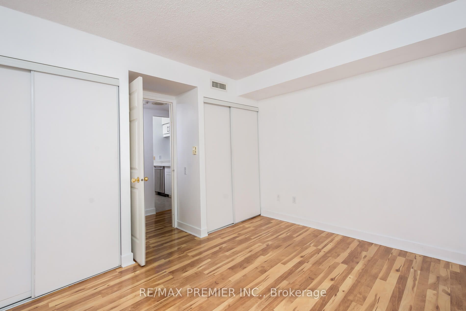 409 Bloor St E, #1003