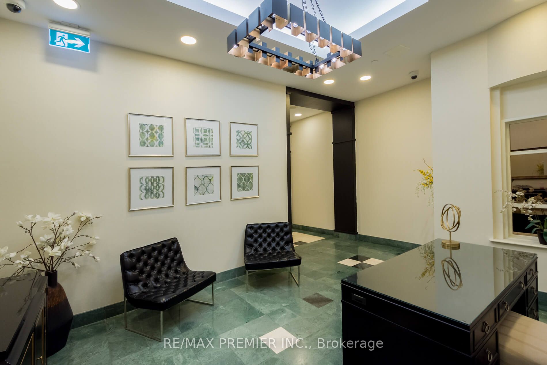 409 Bloor St E, #1003