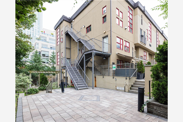 21 Earl St, Toronto