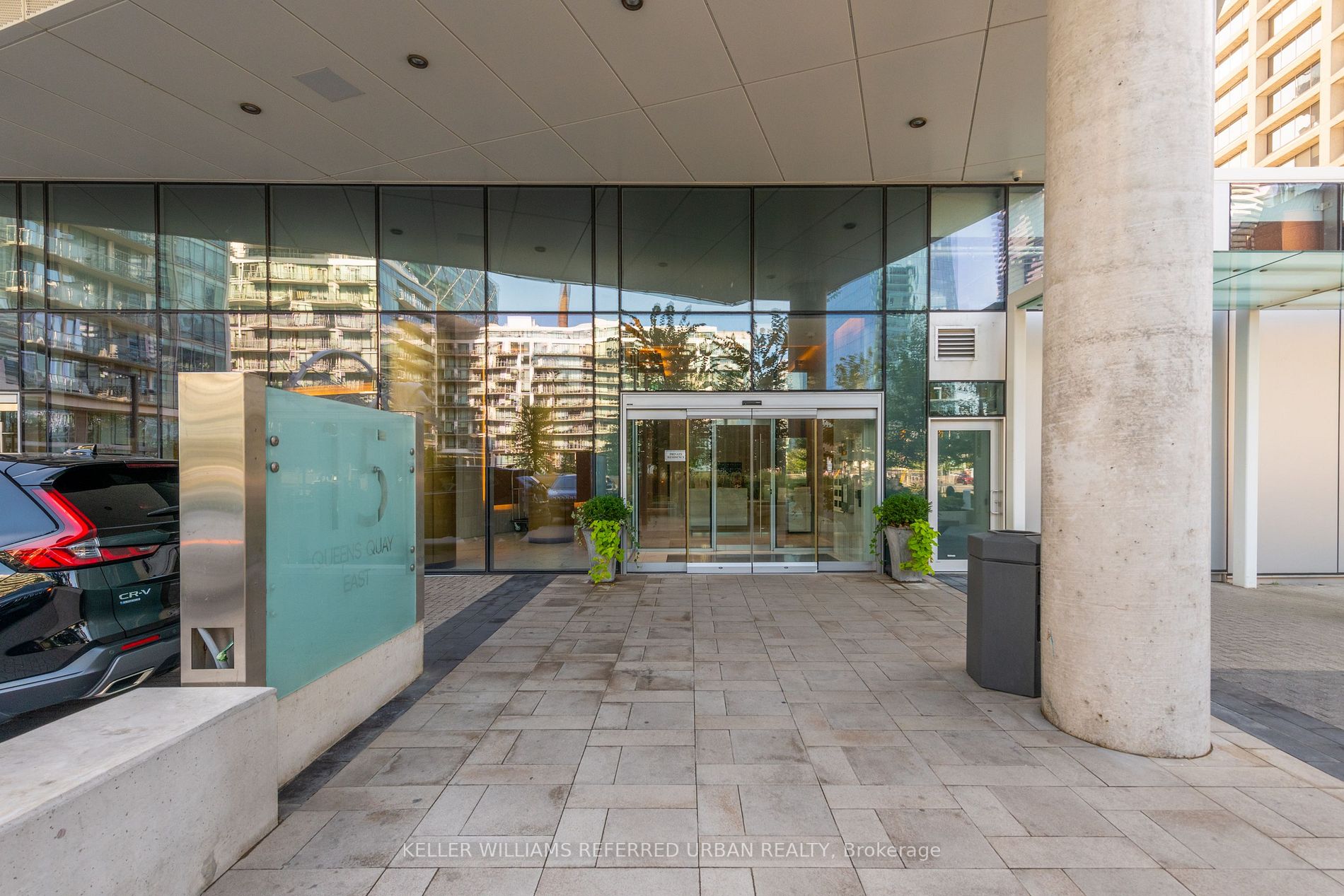 15 Queen's Quay Ave E, #1401