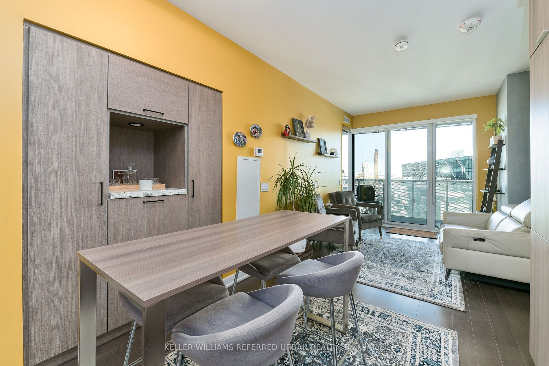 15 Queen's Quay Ave E, #1401